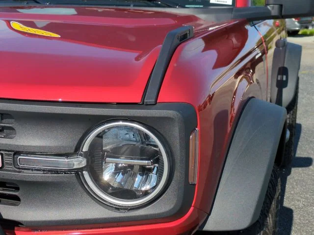 Used 2022 Red Ford Base image 9