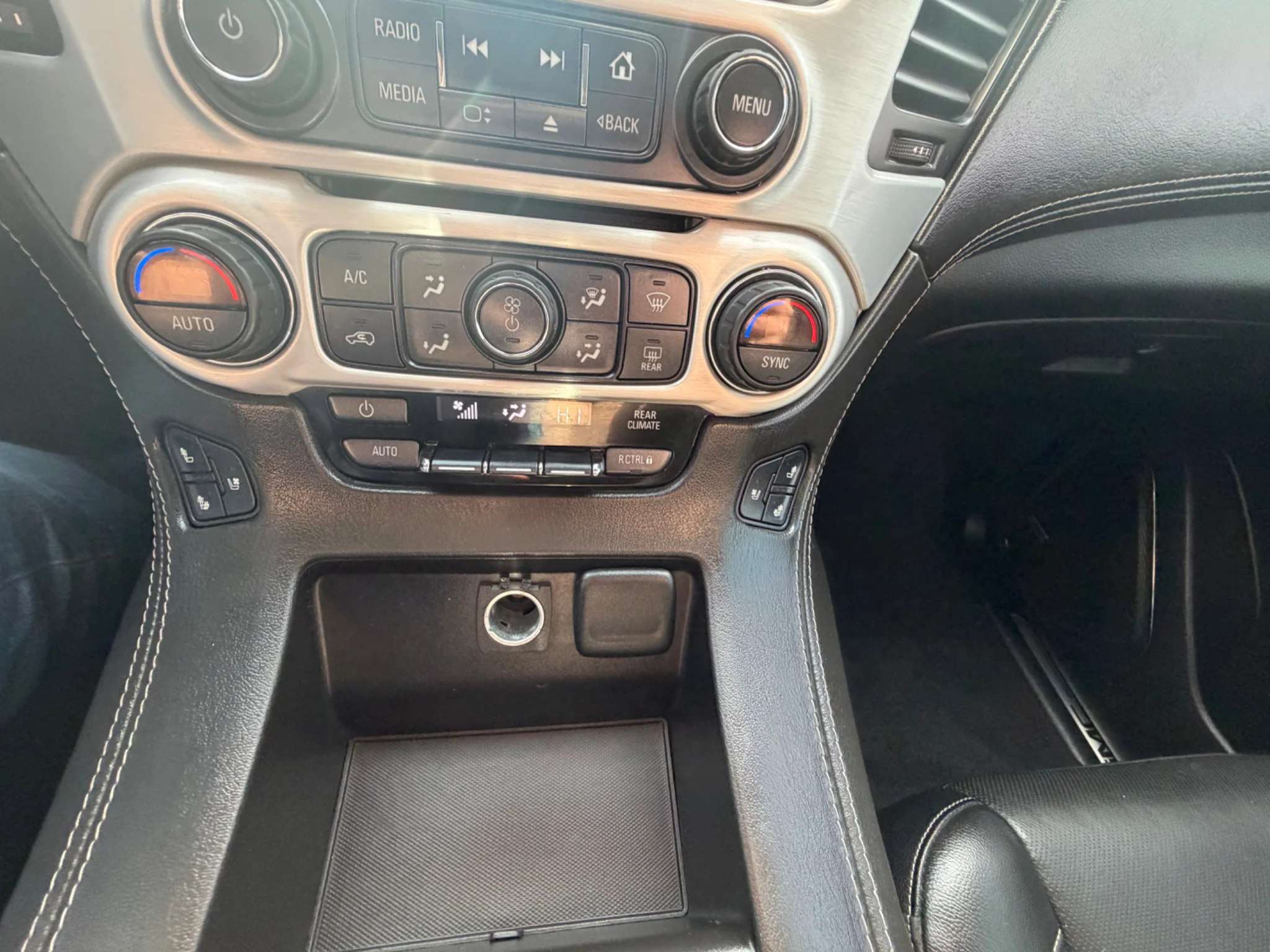 Used 2020 Quicksilver Metallic GMC SLT image 17