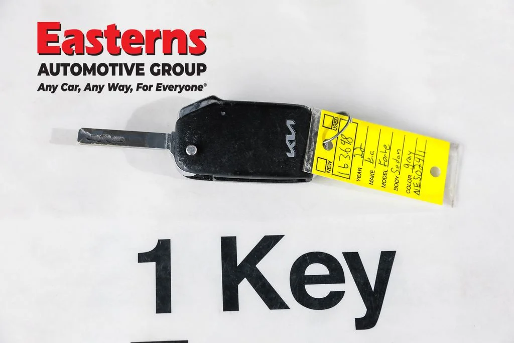 Used 2022 Black Kia LXS image 24