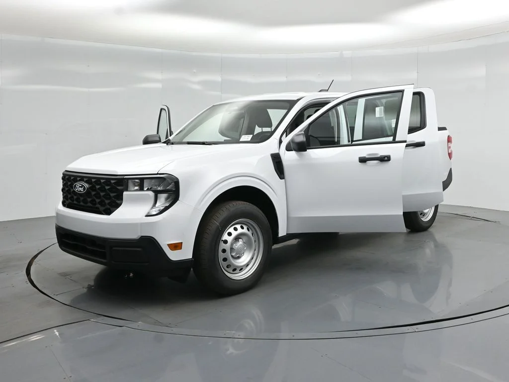 New 2026 Oxford White Ford XLT image 25