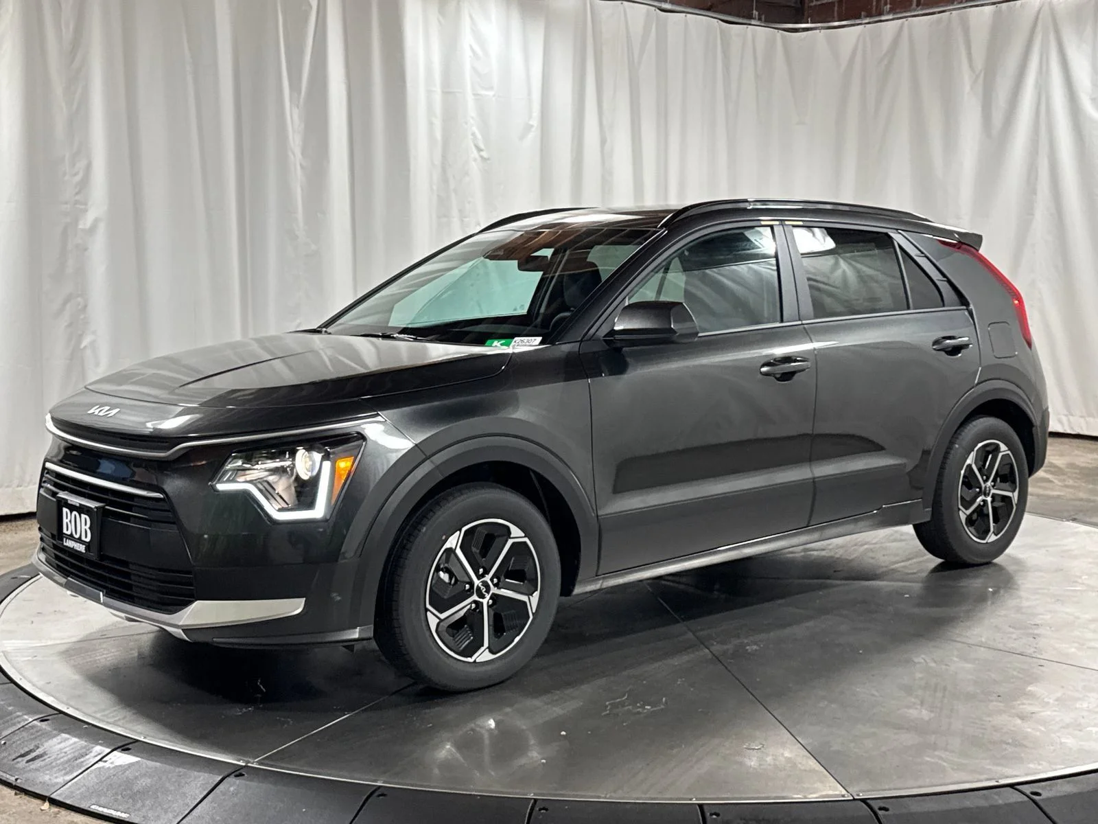 2026 Kia Niro LX HEV's photo
