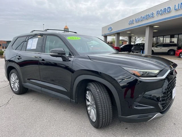Used 2024 Black Toyota Platinum image 9