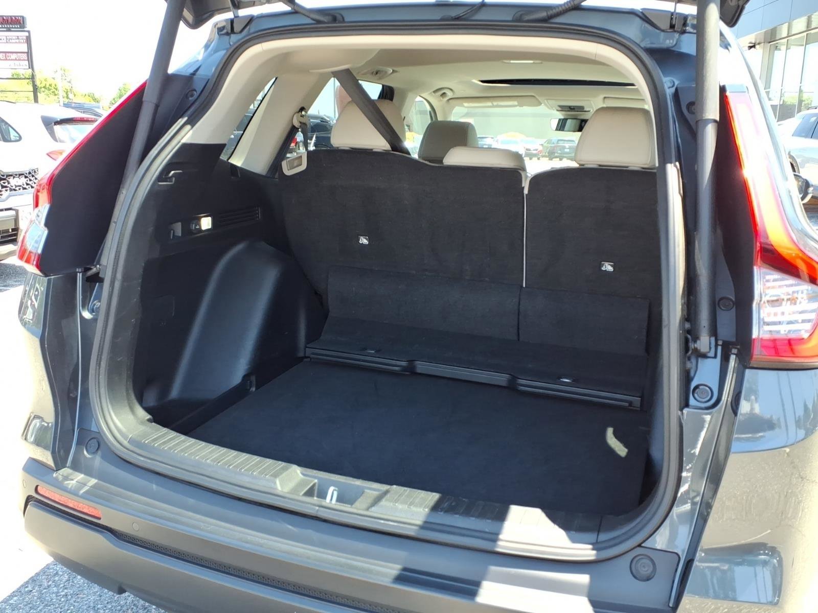 Used 2023 Lunar Silver Metallic Honda EX-L image 22