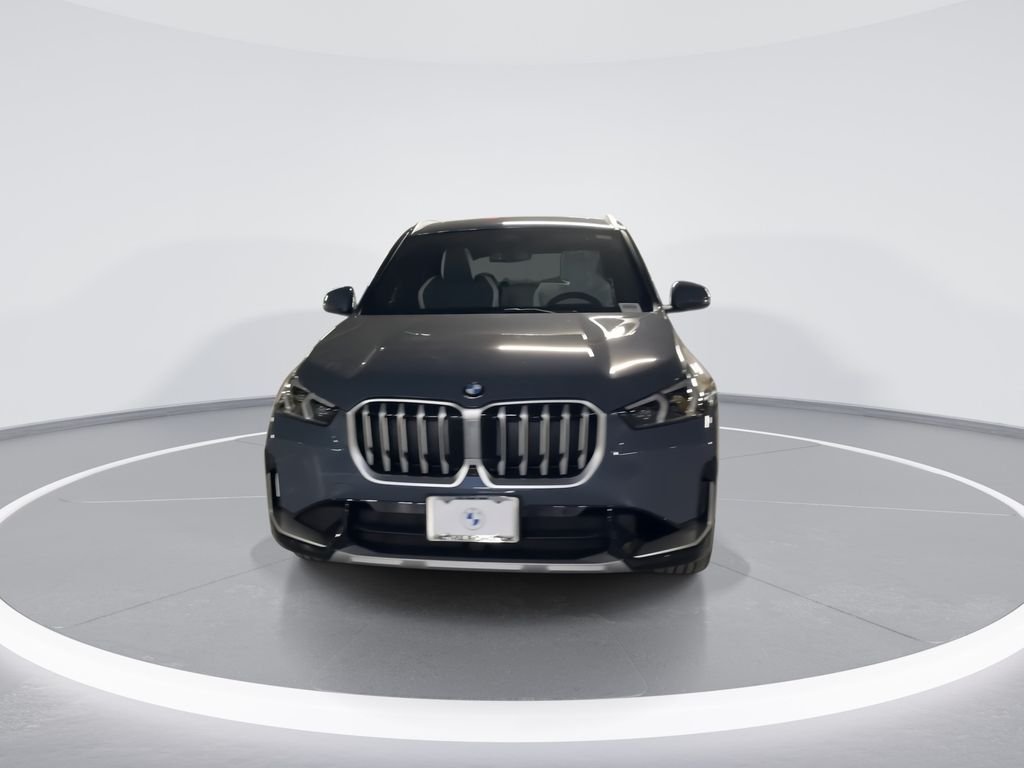 Used 2026  BMW xDrive28i image 3