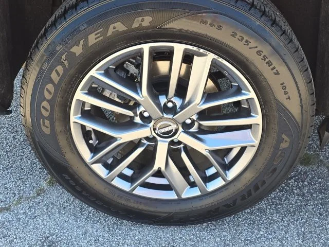 Used 2024 Gray Nissan S image 10