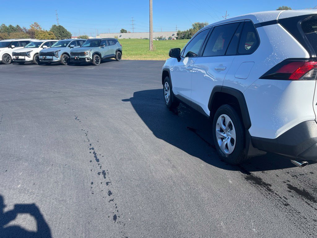 Used 2024 Ice Toyota LE image 5
