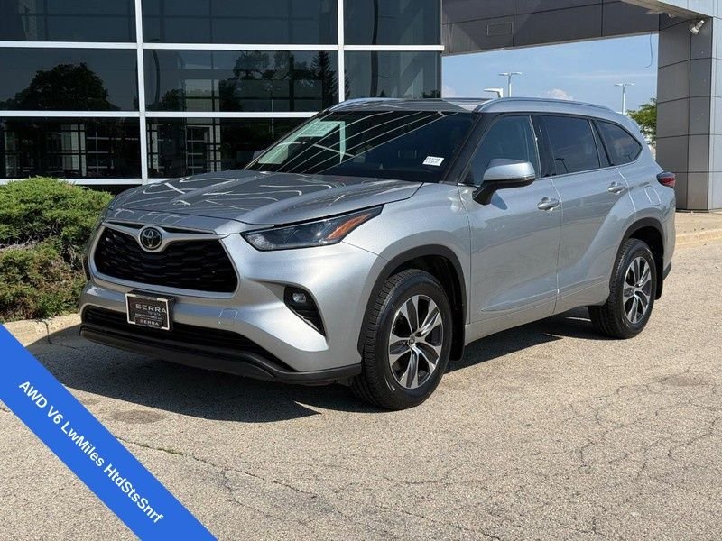 Used 2021 Celestial Silver Metallic Toyota XLE image 7