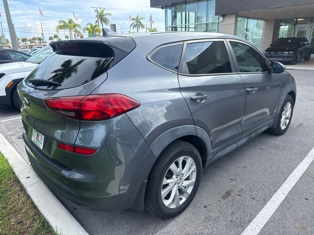 Used 2019 Gray Hyundai SE image 6