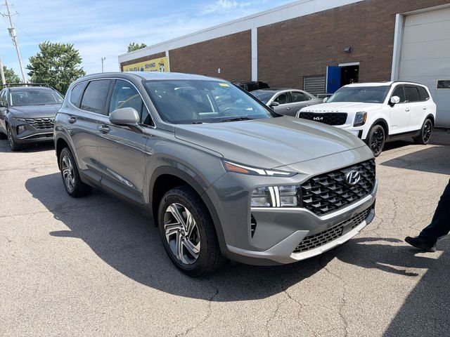 Used 2023 Gray Hyundai SE image 11