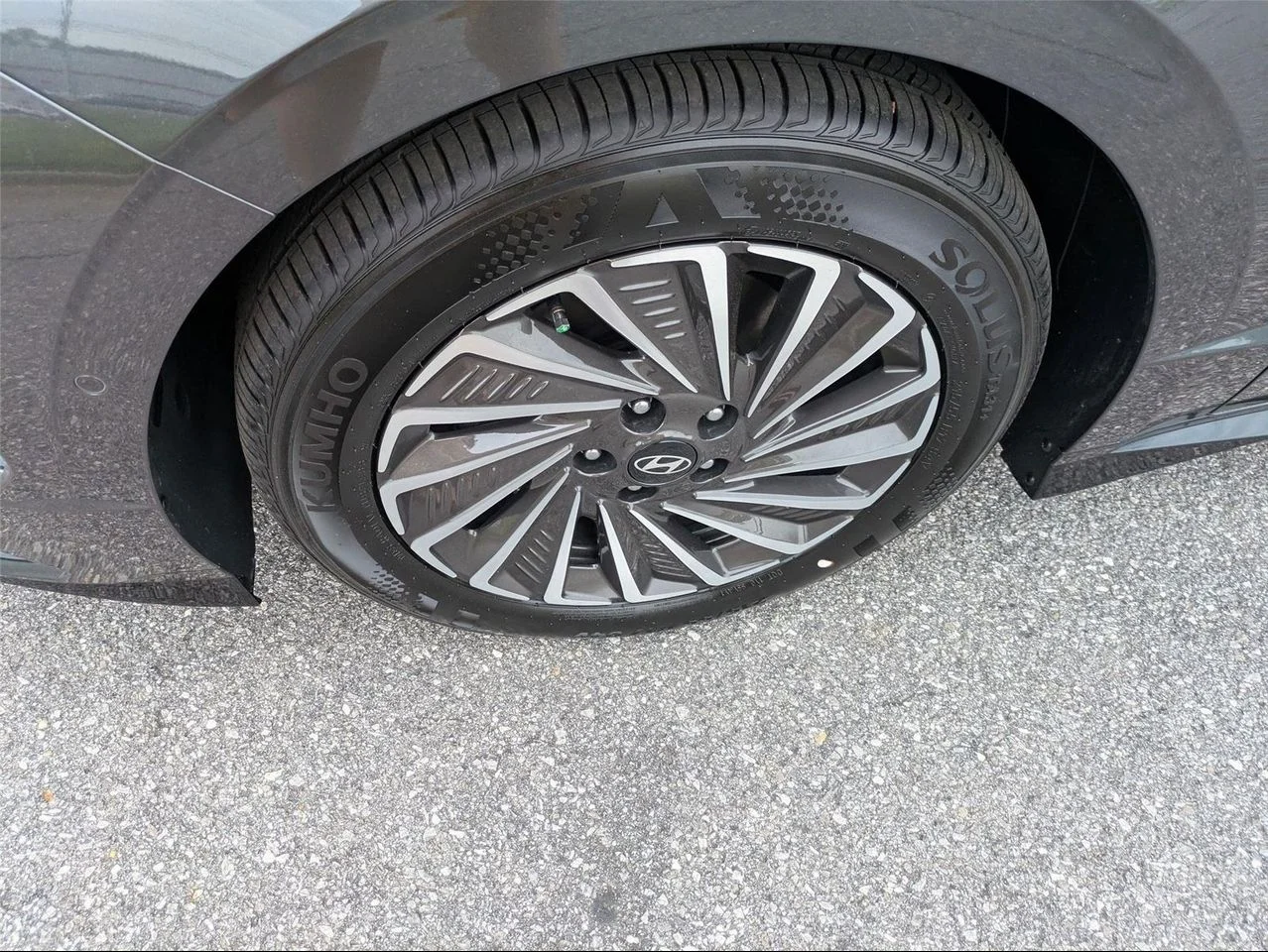 2025 Hyundai Sonata Hybrid Limited - Photo 9