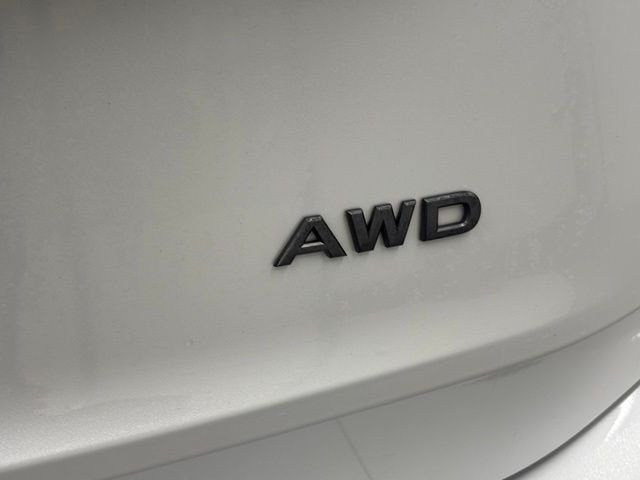 Used 2025 White Nissan SV image 4