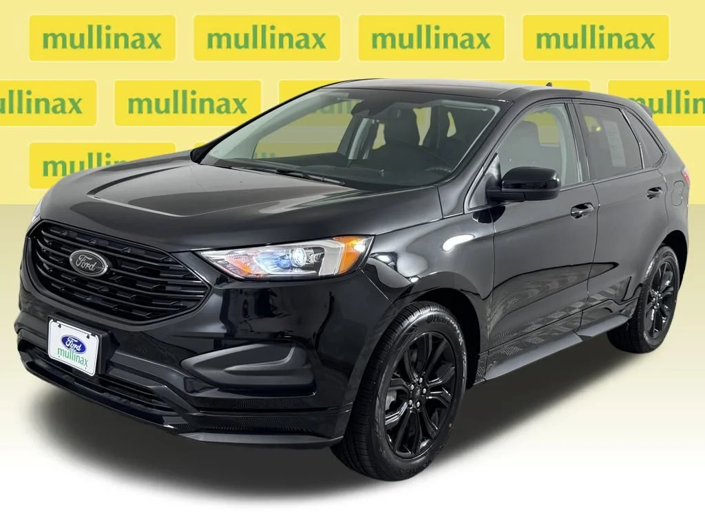 New 2024 Black Ford SE image 22