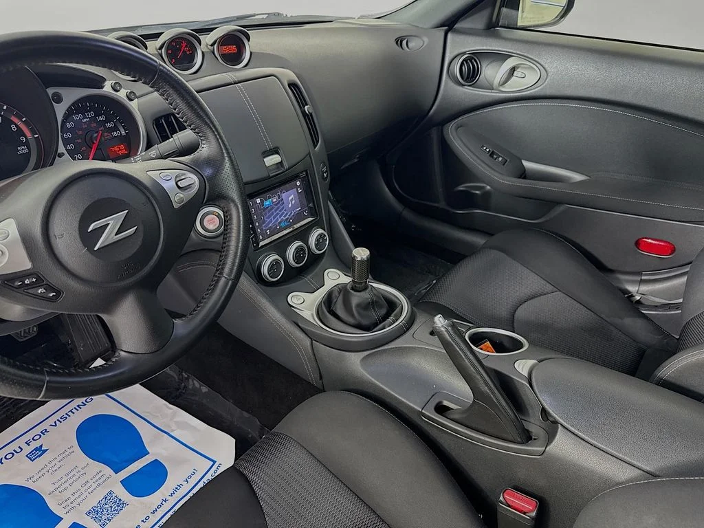 Used 2020 White Nissan Base image 26