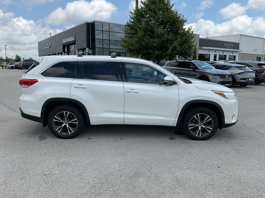 Used 2018 Blizzard Pearl Toyota LE image 10