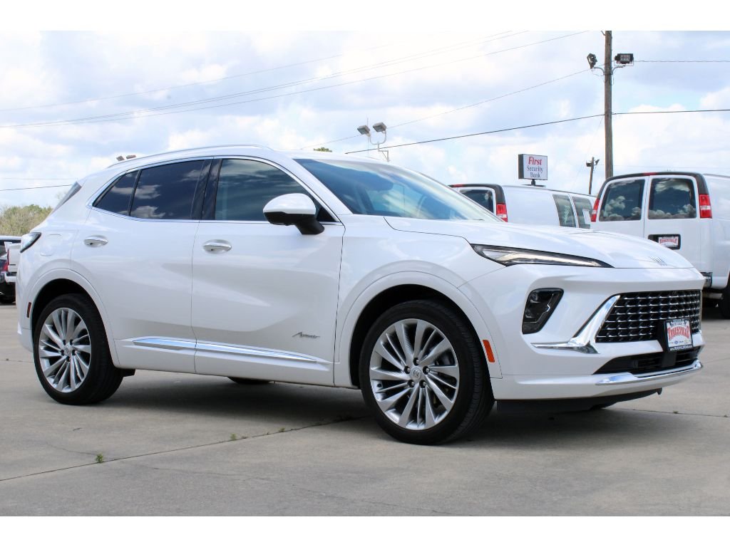 Used 2024 White Frost Tricoat Buick Avenir image 32
