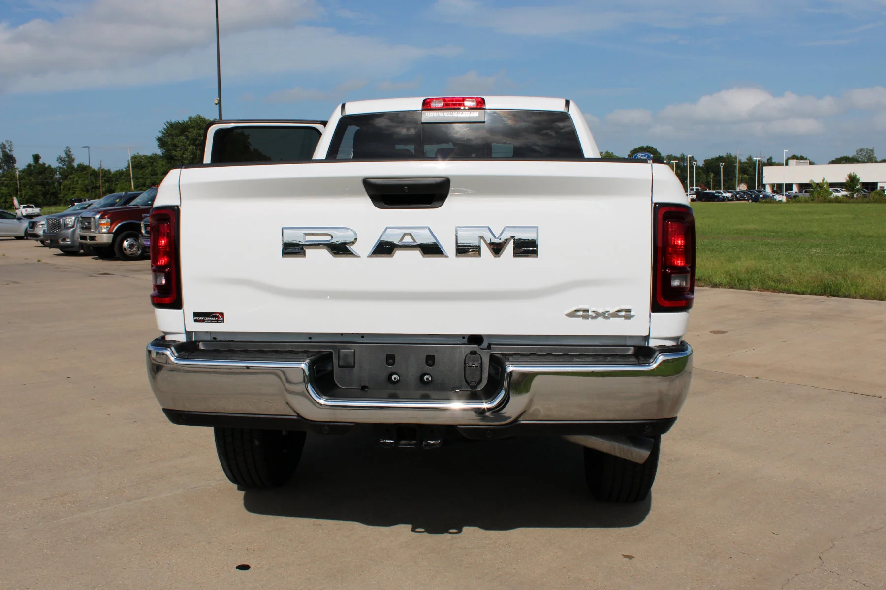 New 2026 Bright White Clear-Coat Exterior Paint RAM Tradesman image 23