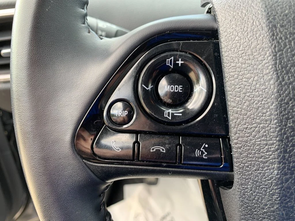 Used 2022 Gray Toyota XLE image 28