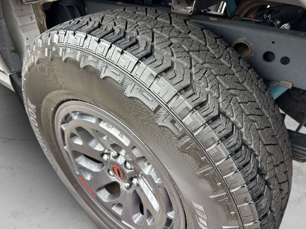 Used 2025 White Nissan PRO-4X image 12
