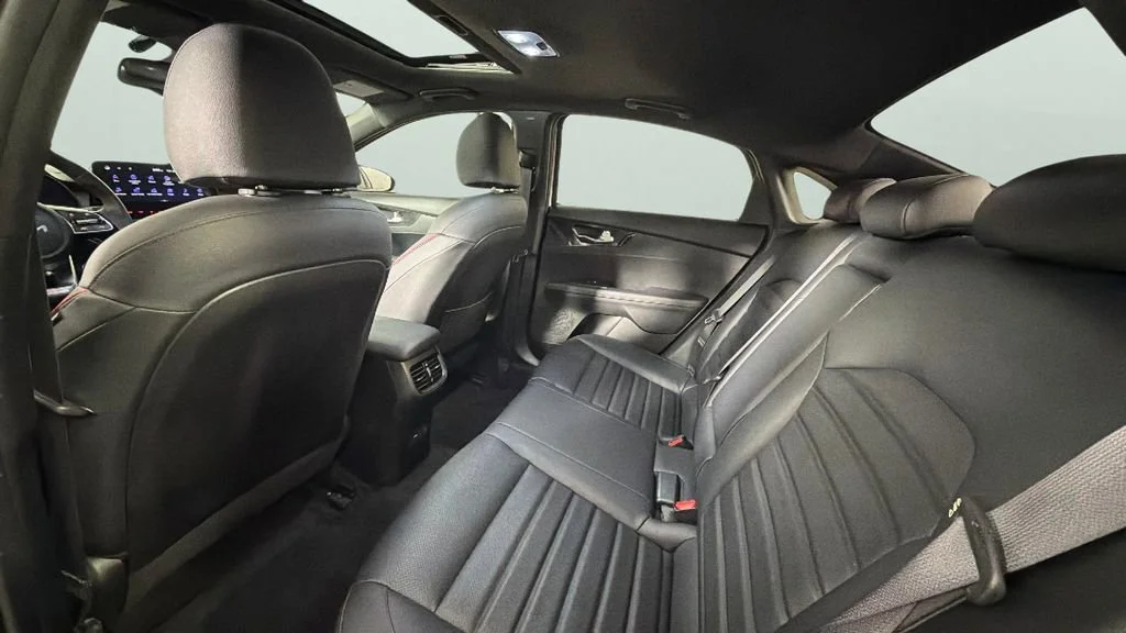 Used 2023 White Kia GT Manual image 28