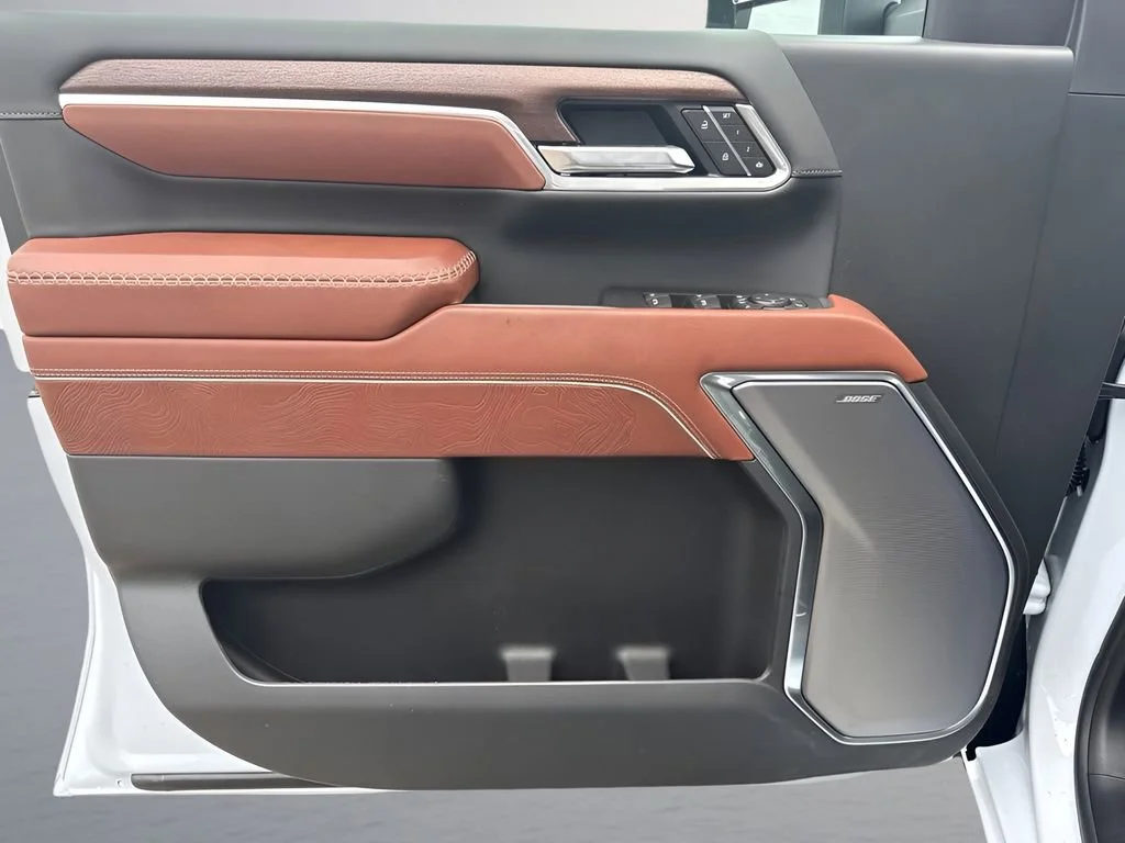 New 2026 Glacier White Tricoat GMC Denali Ultimate DRW image 29