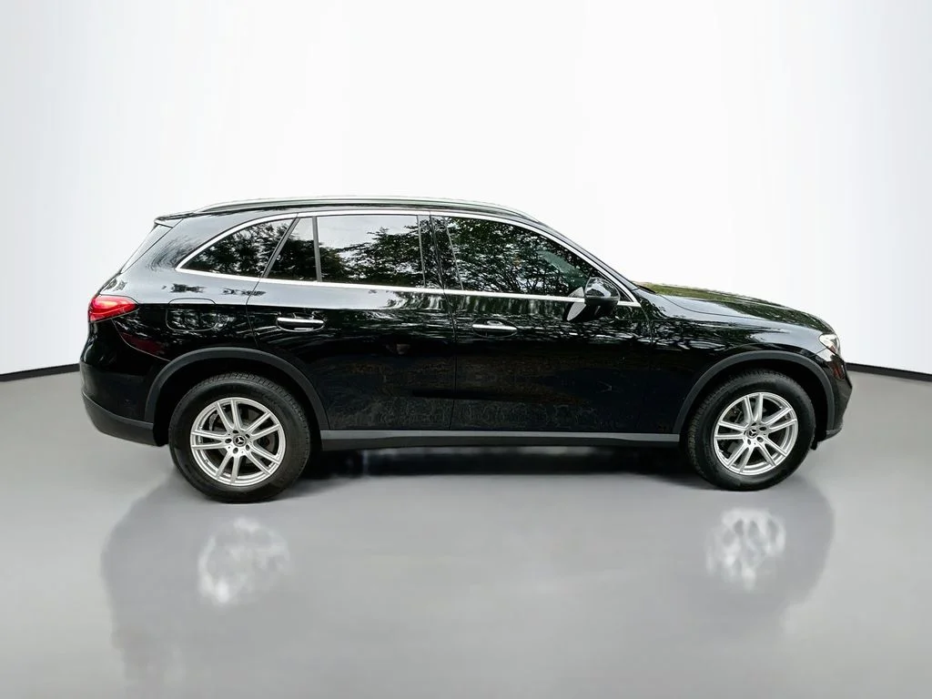 Used 2025 Black Mercedes-Benz GLC 300 image 8