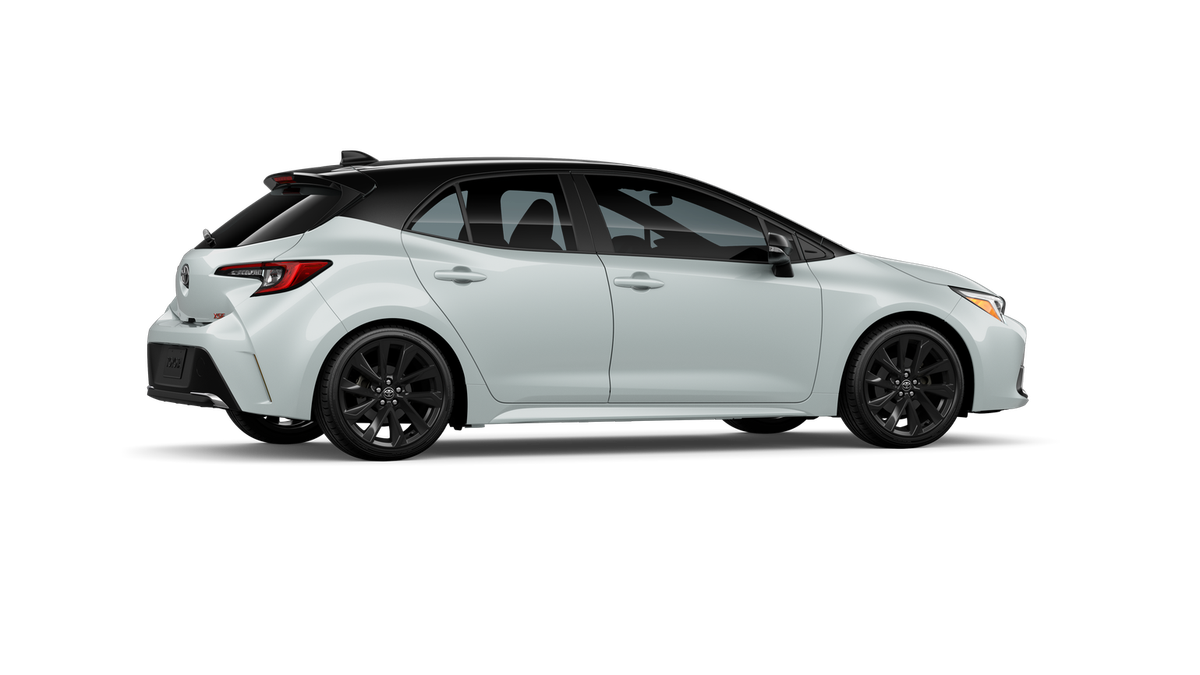 New 2026 Wind Chill Pearl with Midnight Black Metallic roof Toyota XSE image 11