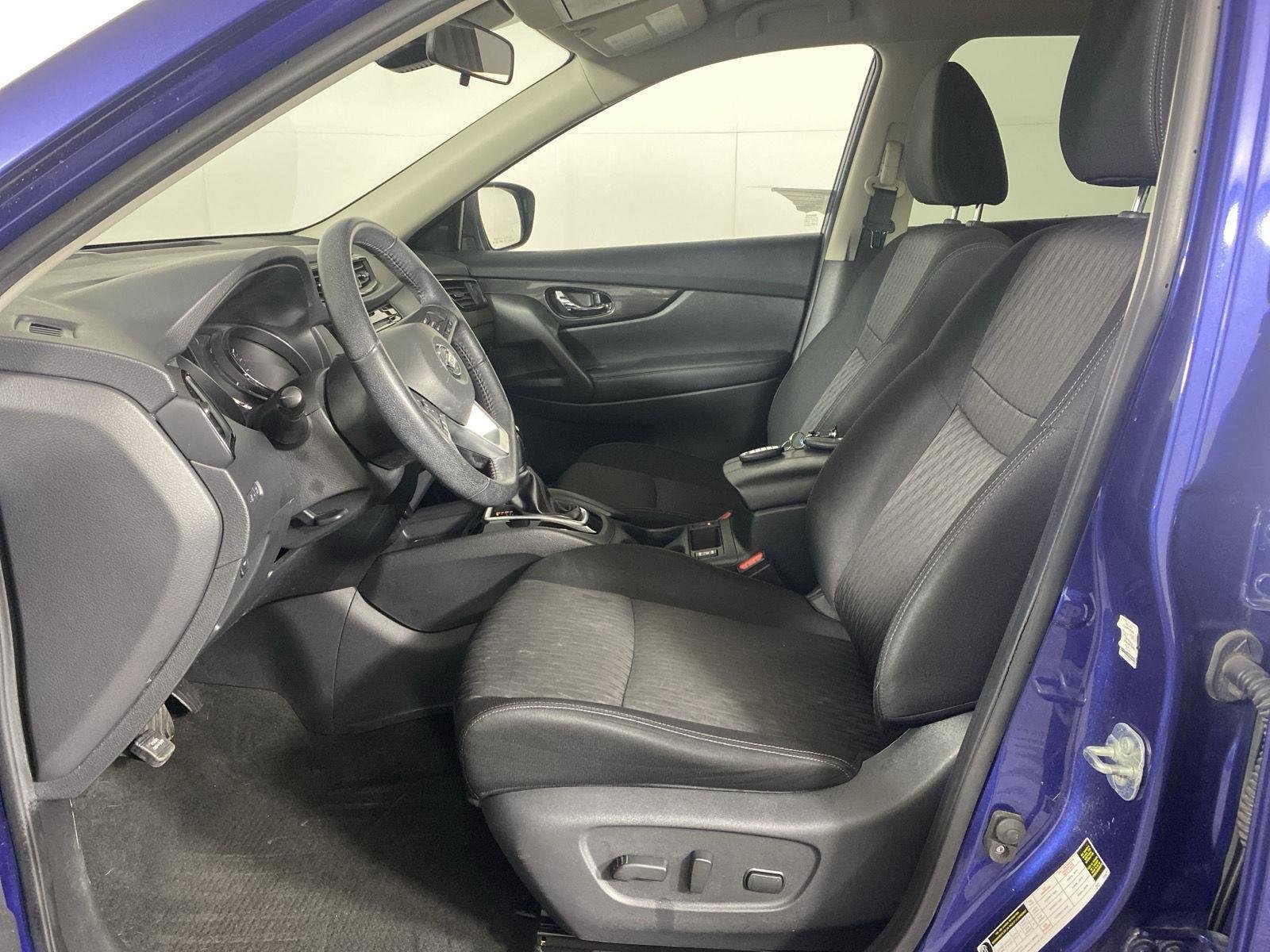 Used 2019 Caspian Blue Metallic Nissan SV image 13