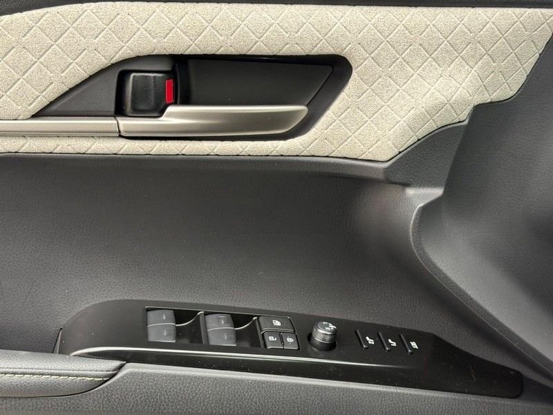 2026 Toyota Camry XSE - Photo 19