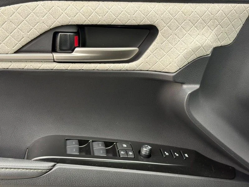 2026 Toyota Camry XLE - Photo 19