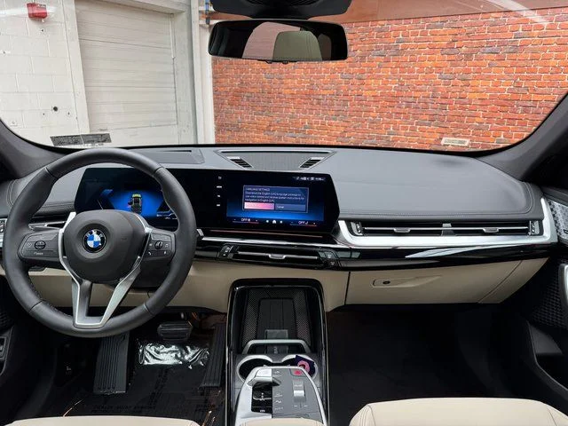 2025 BMW X1 28i - Photo 12