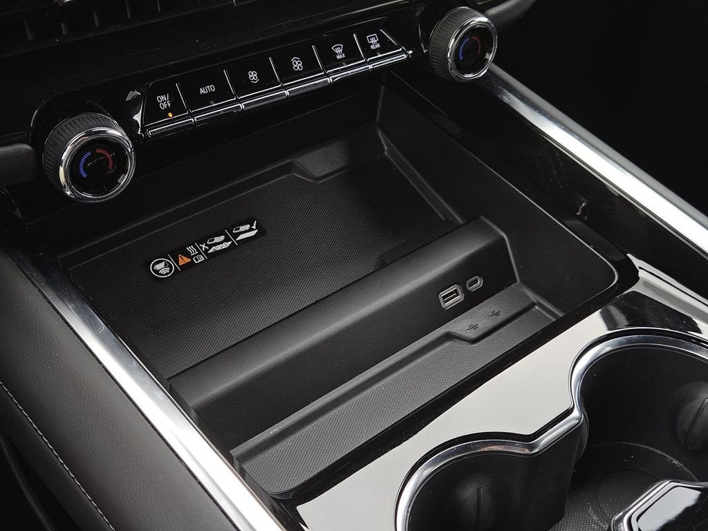 Used 2025 Black Chevrolet Z71 image 30