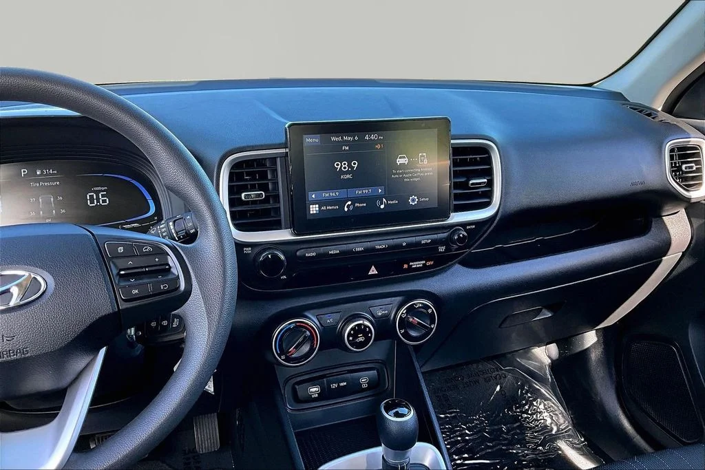 Used 2024 Intense Blue Hyundai SE image 6