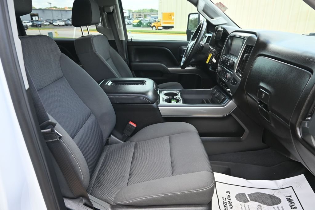 Used 2019 Summit White Chevrolet LT image 38