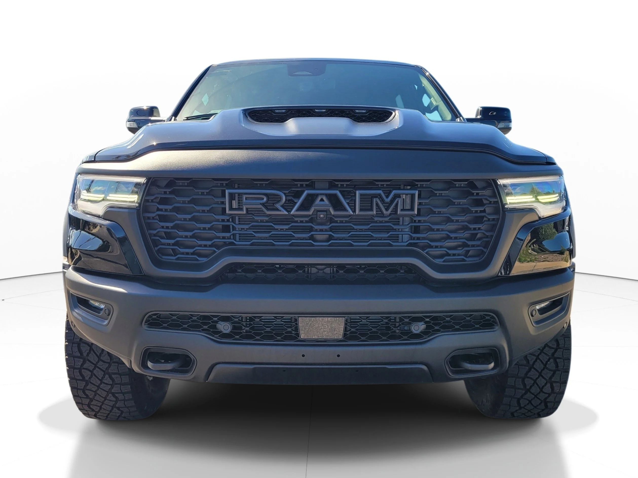 New 2026 Diamond Black Crystal Pearlcoat Ram RHO image 3