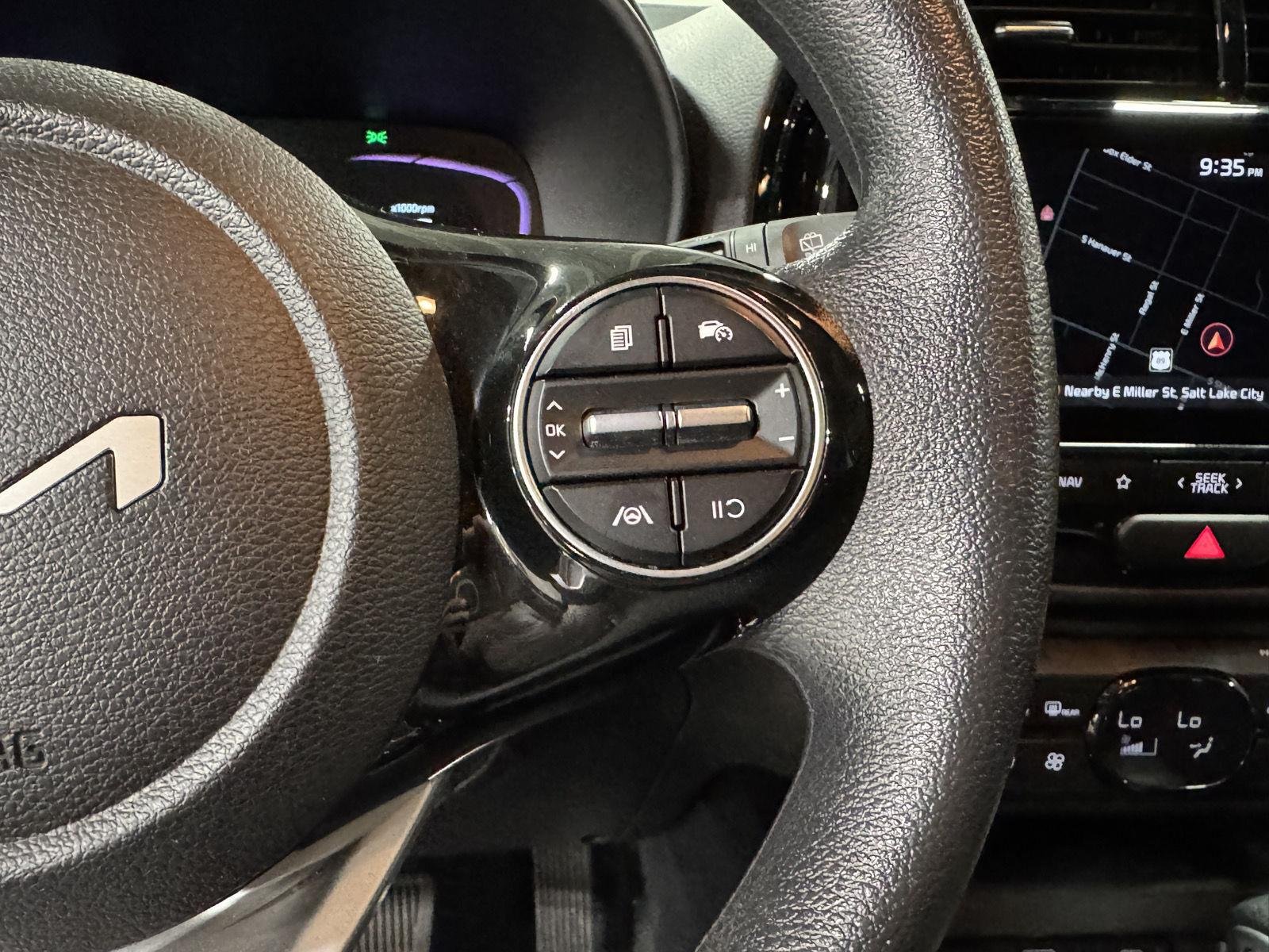 2023 Kia Soul S - Photo 30