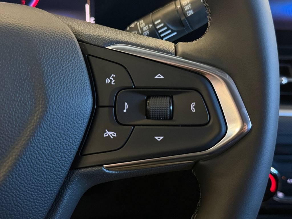 New 2026 Mosaic Black Metallic Chevrolet LT image 30
