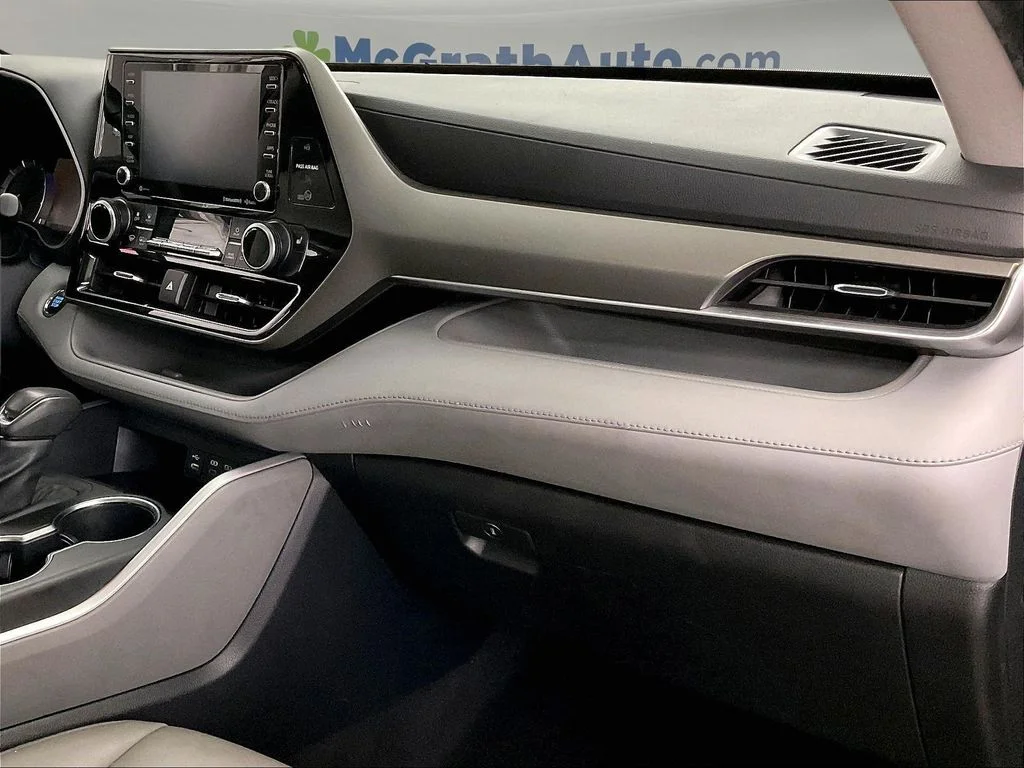 Used 2022 Gray Toyota XLE image 21