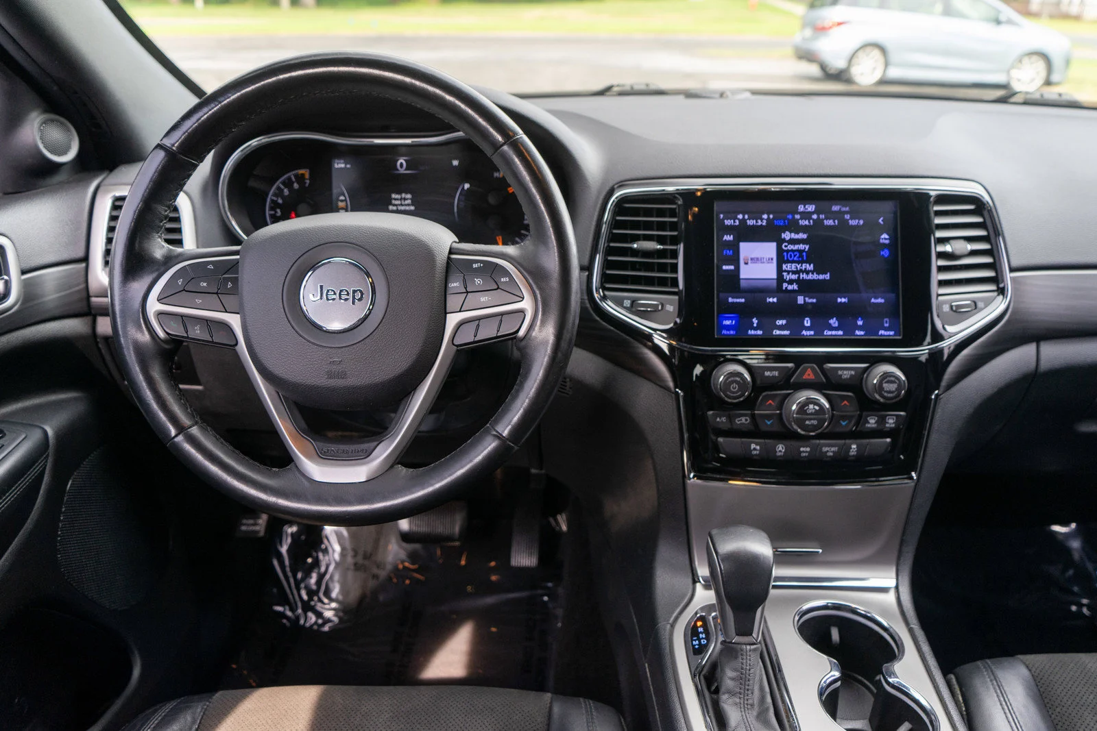 Used 2019 Bright White Clearcoat Jeep Altitude image 13