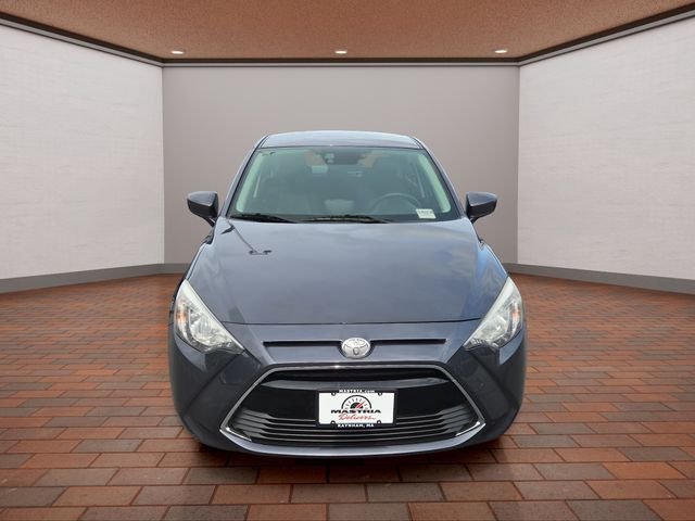 Used 2017 Graphite Toyota Base image 23