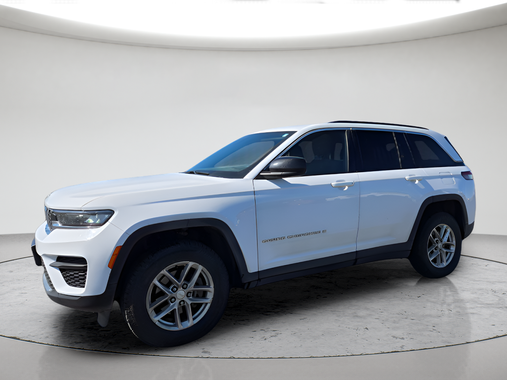 Used 2024 White Jeep Laredo X image 1