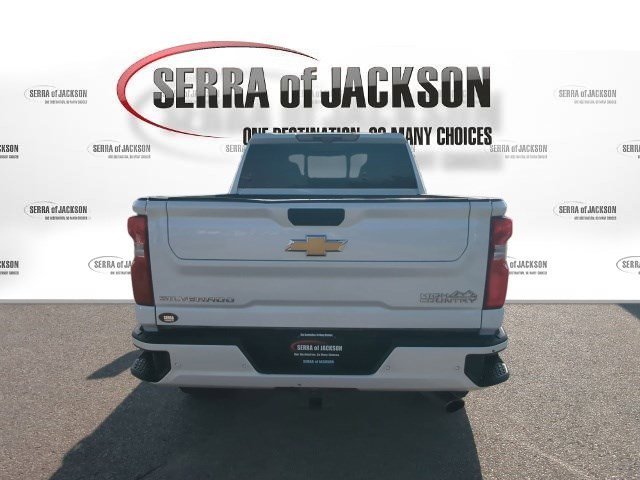 Used 2022 Iridescent Pearl Tricoat Chevrolet High Country image 7