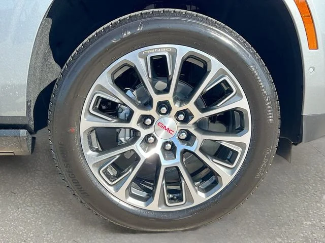 2026 GMC Yukon XL Denali - Photo 19
