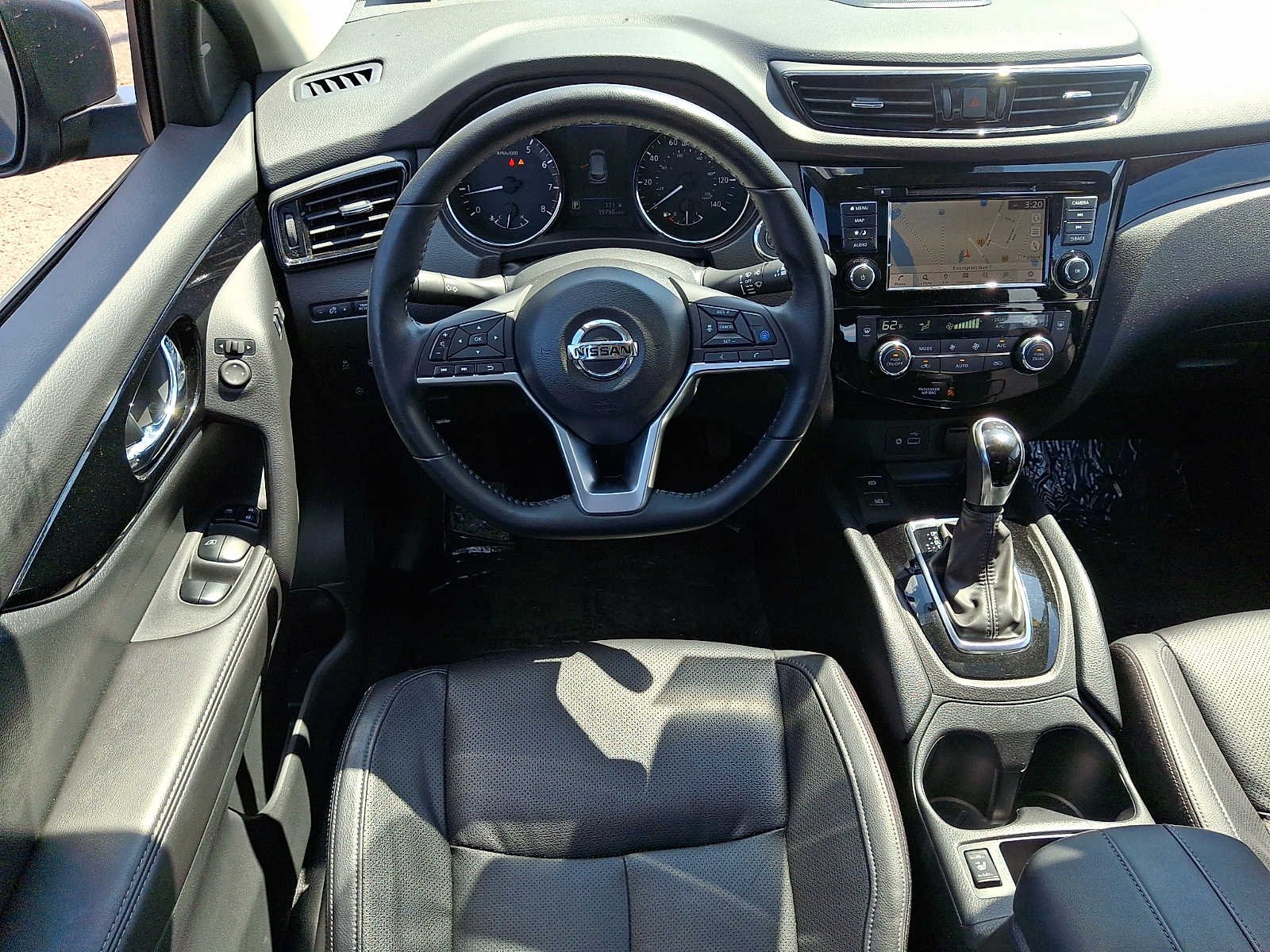 Used 2022 Black Nissan SL AWD Xtronic CVT image 10