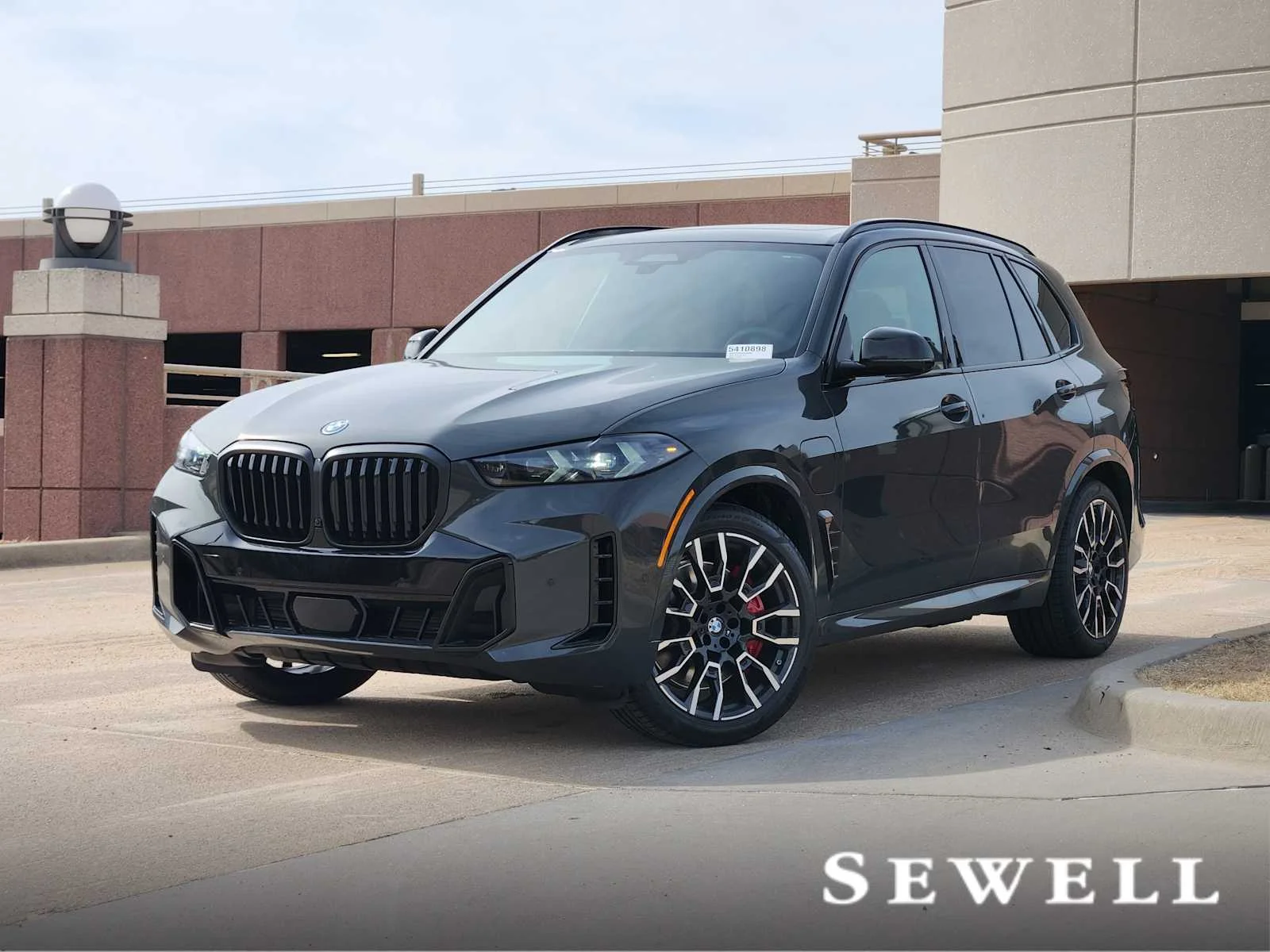 2026 BMW X5 xDrive50e's photo