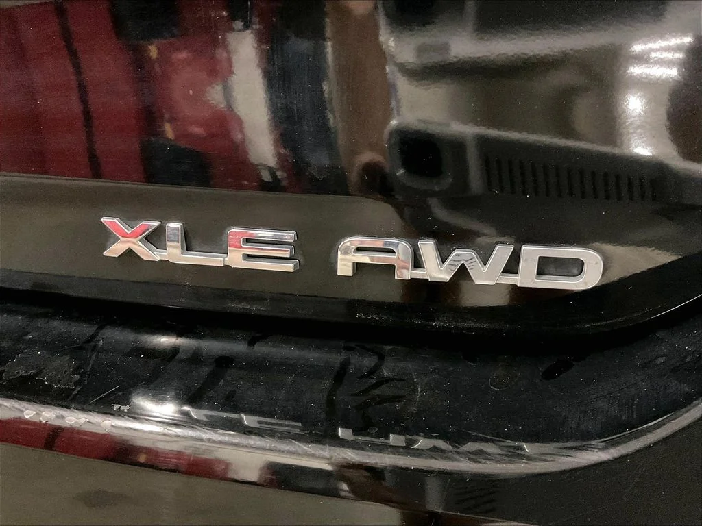 Used 2024 Black Toyota XLE image 11