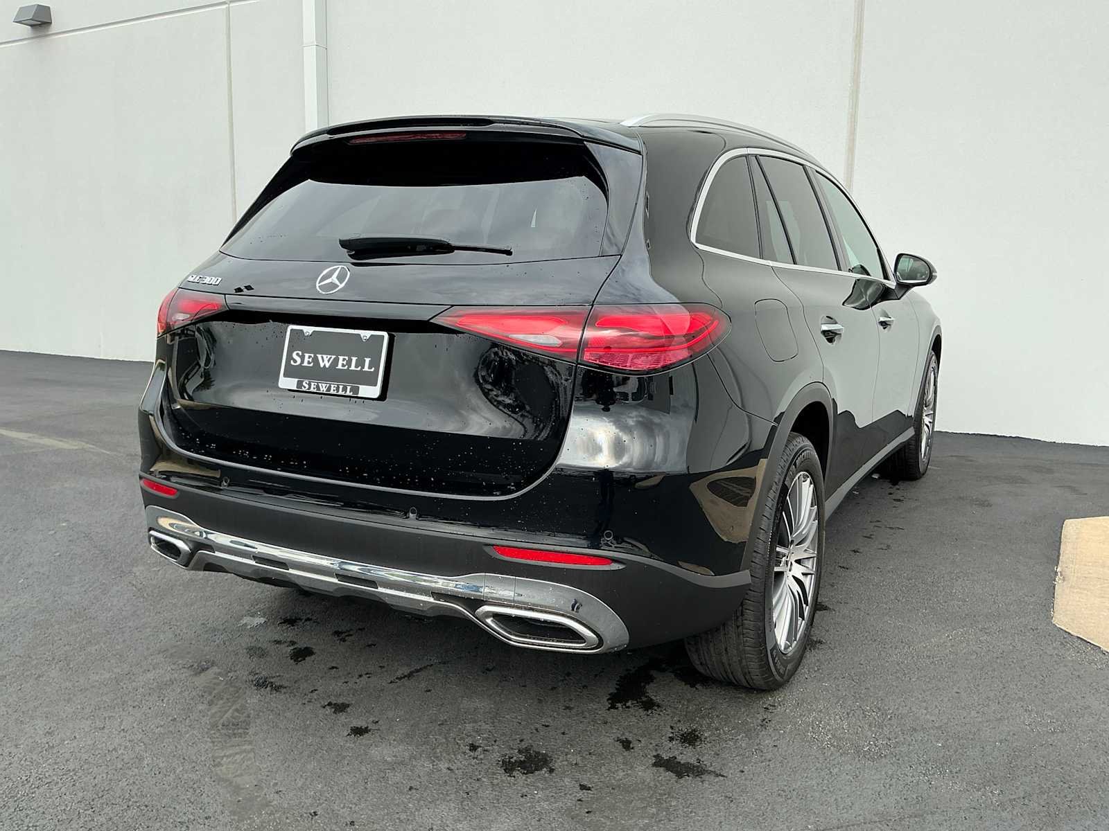 Certified Used 2026 Black Mercedes-Benz GLC 300 image 4