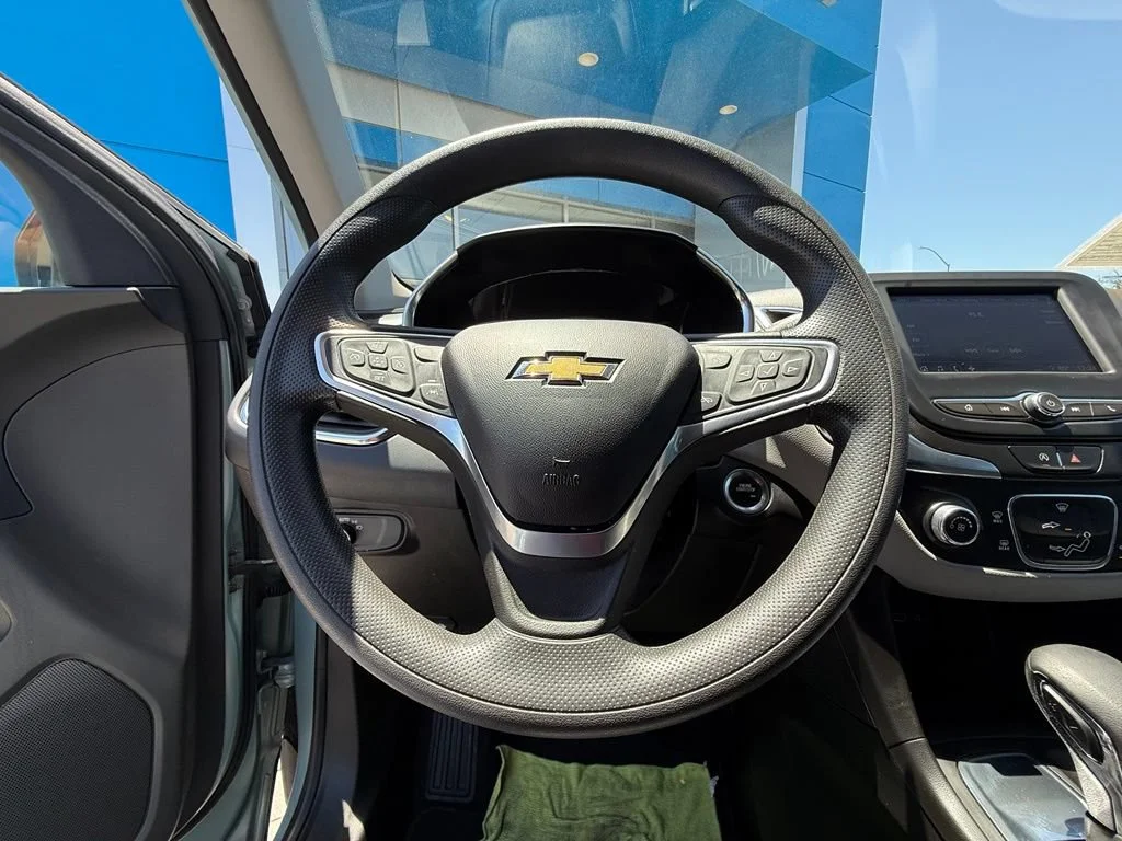 Used 2022 Seaglass Blue Metallic Chevrolet LT image 18