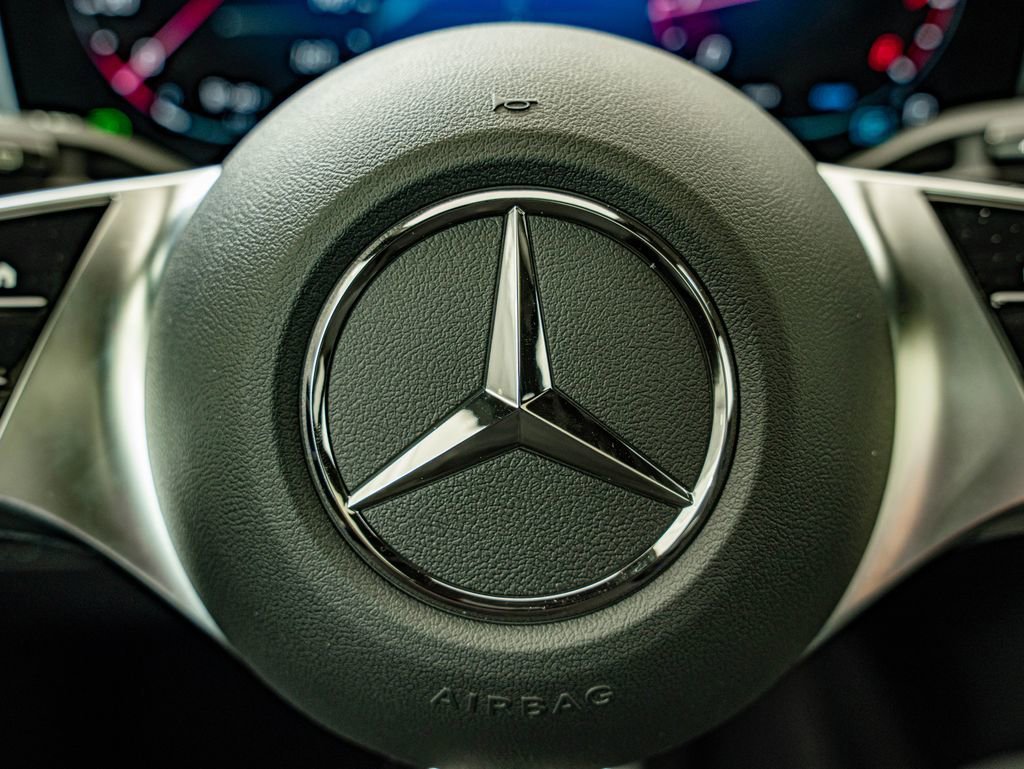 New 2026 Obsidian Black Metallic Mercedes-Benz GLC 300 image 22