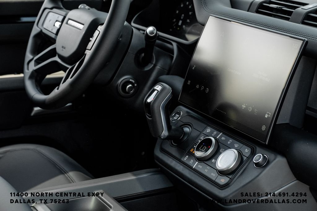 New 2026 Santorini Black Metallic Land Rover S image 29