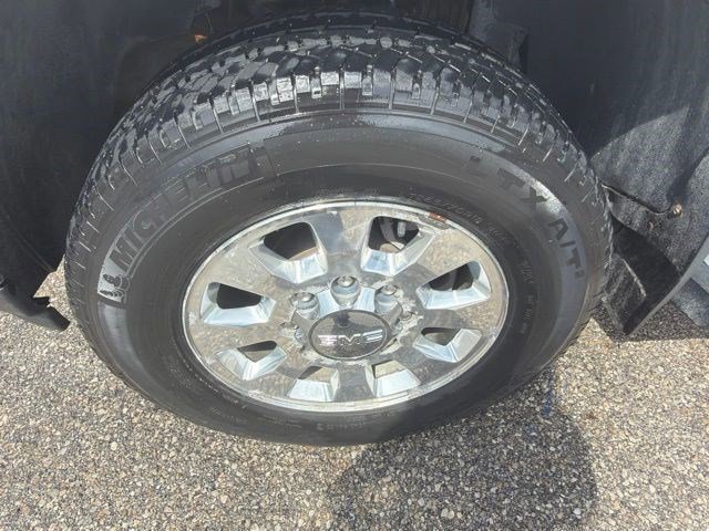 Used 2011 Summit White GMC SLT image 10